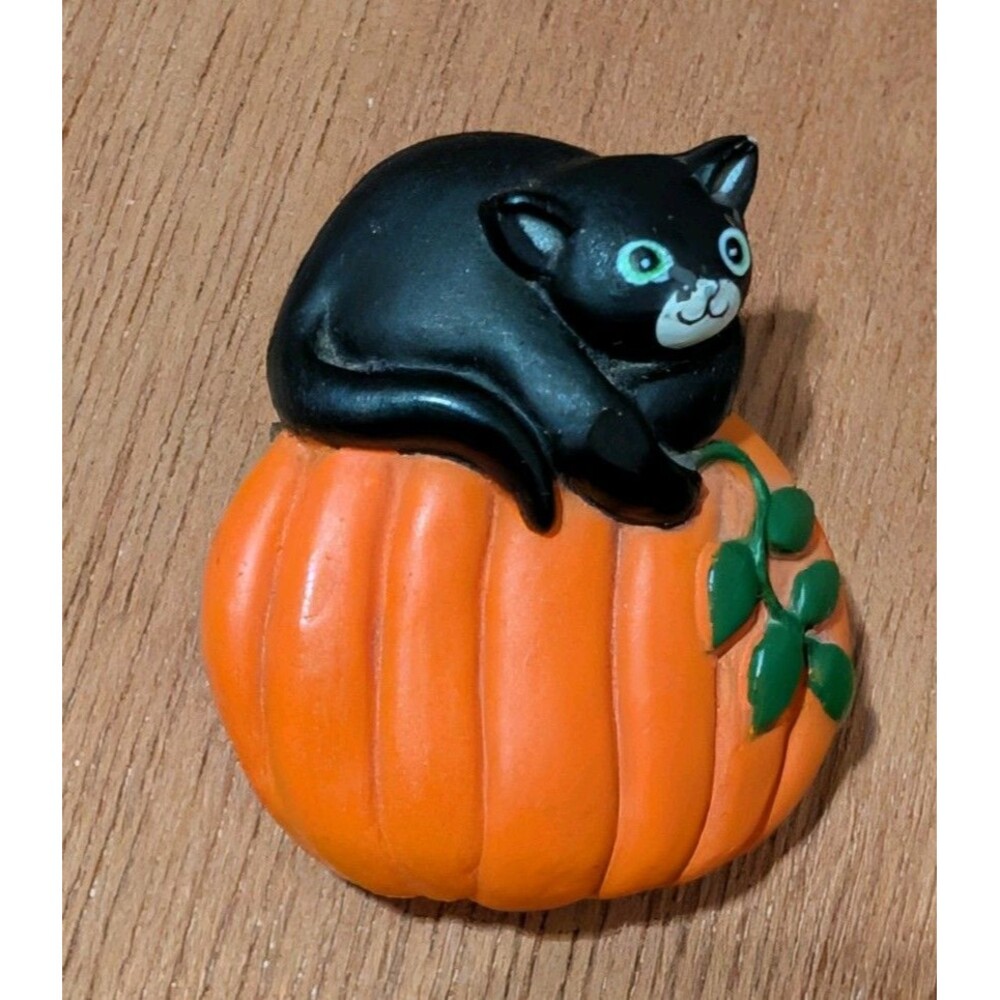 Vintage Halloween Black Cat Pumpkin Pin Fun World S Lehman Resin Brooch